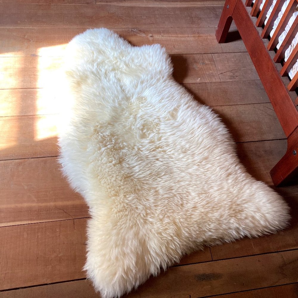 Genuine Sheepskin Rug 100% Natural From Our Farm - Picture 5 of 8